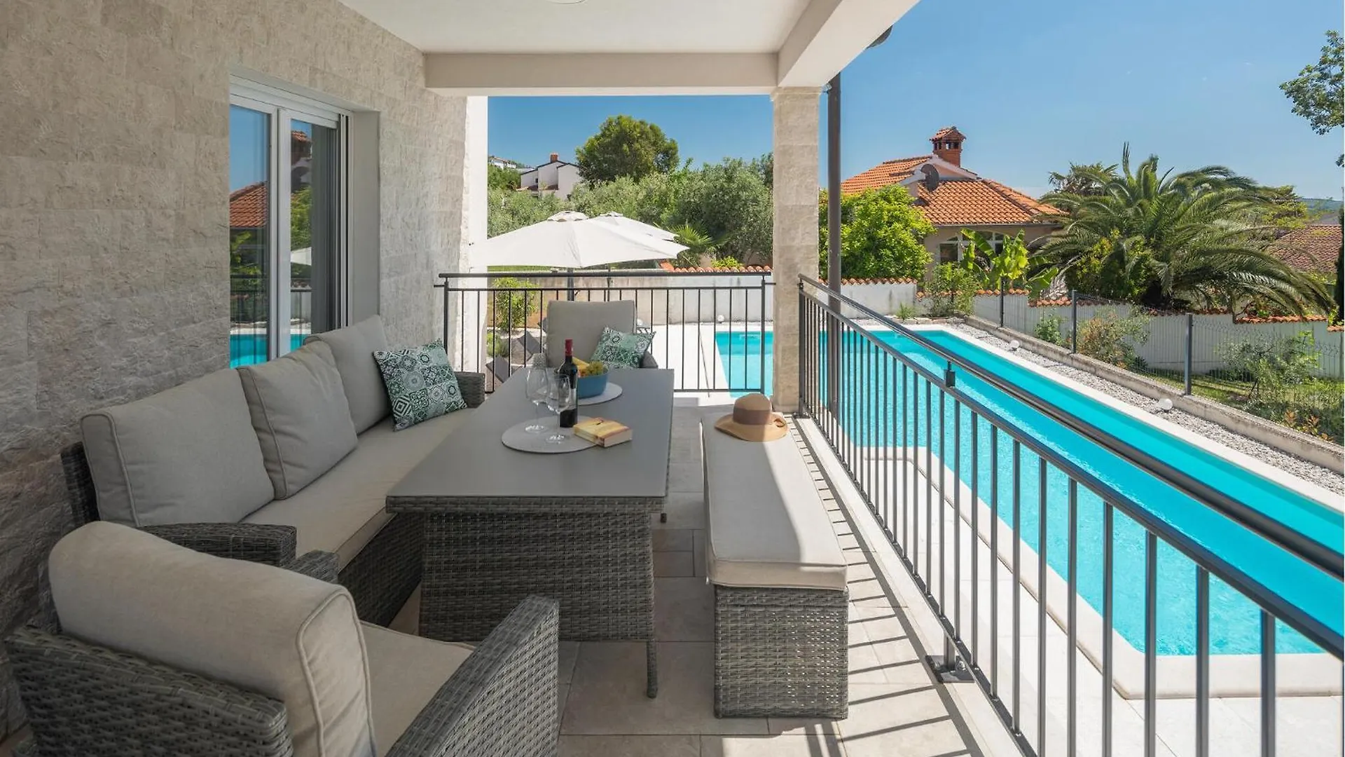 Gorgeous Home In Rojci With Kitchen Kastelir