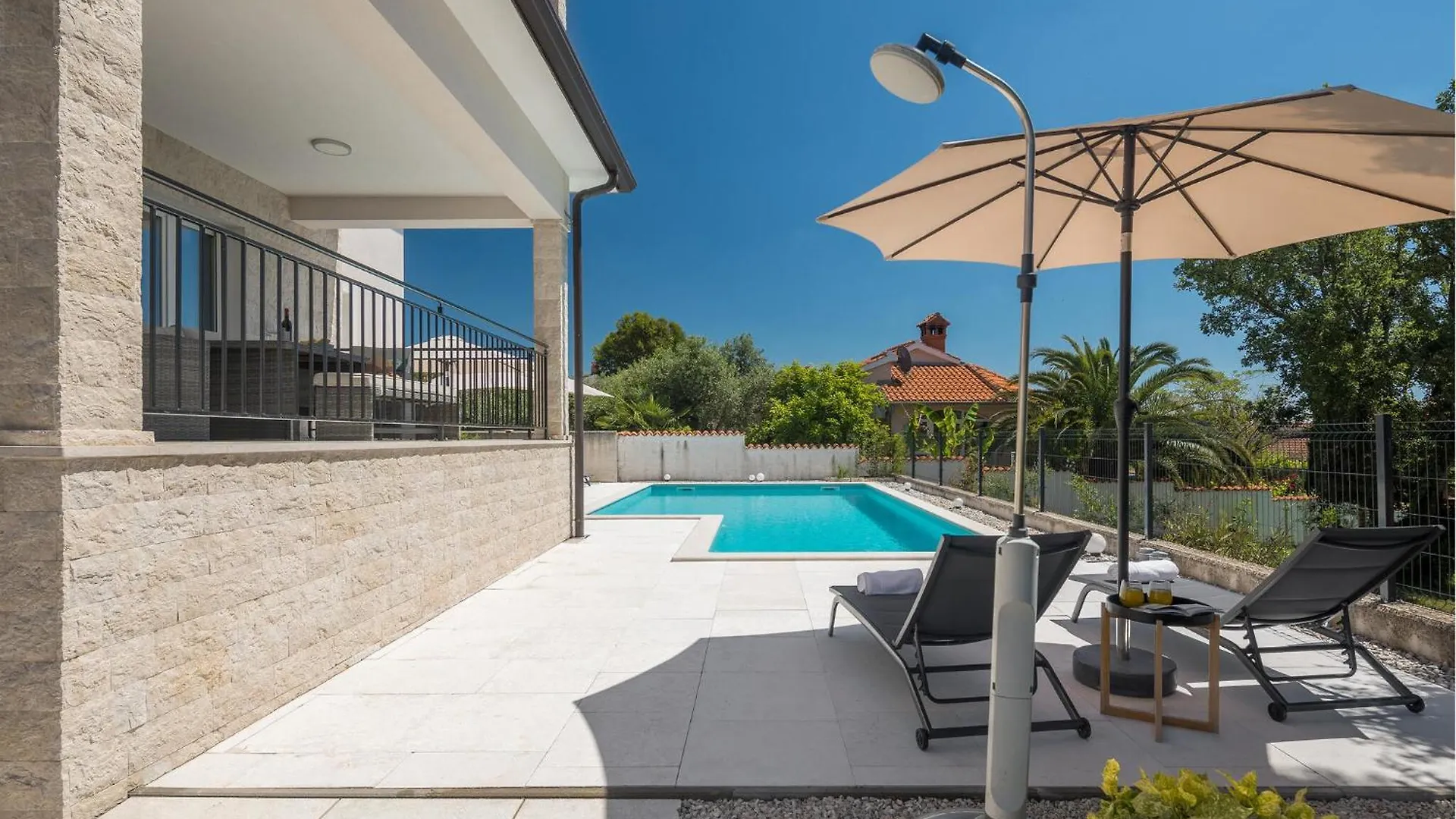 Gorgeous Home In Rojci With Kitchen Kastelir Holiday home