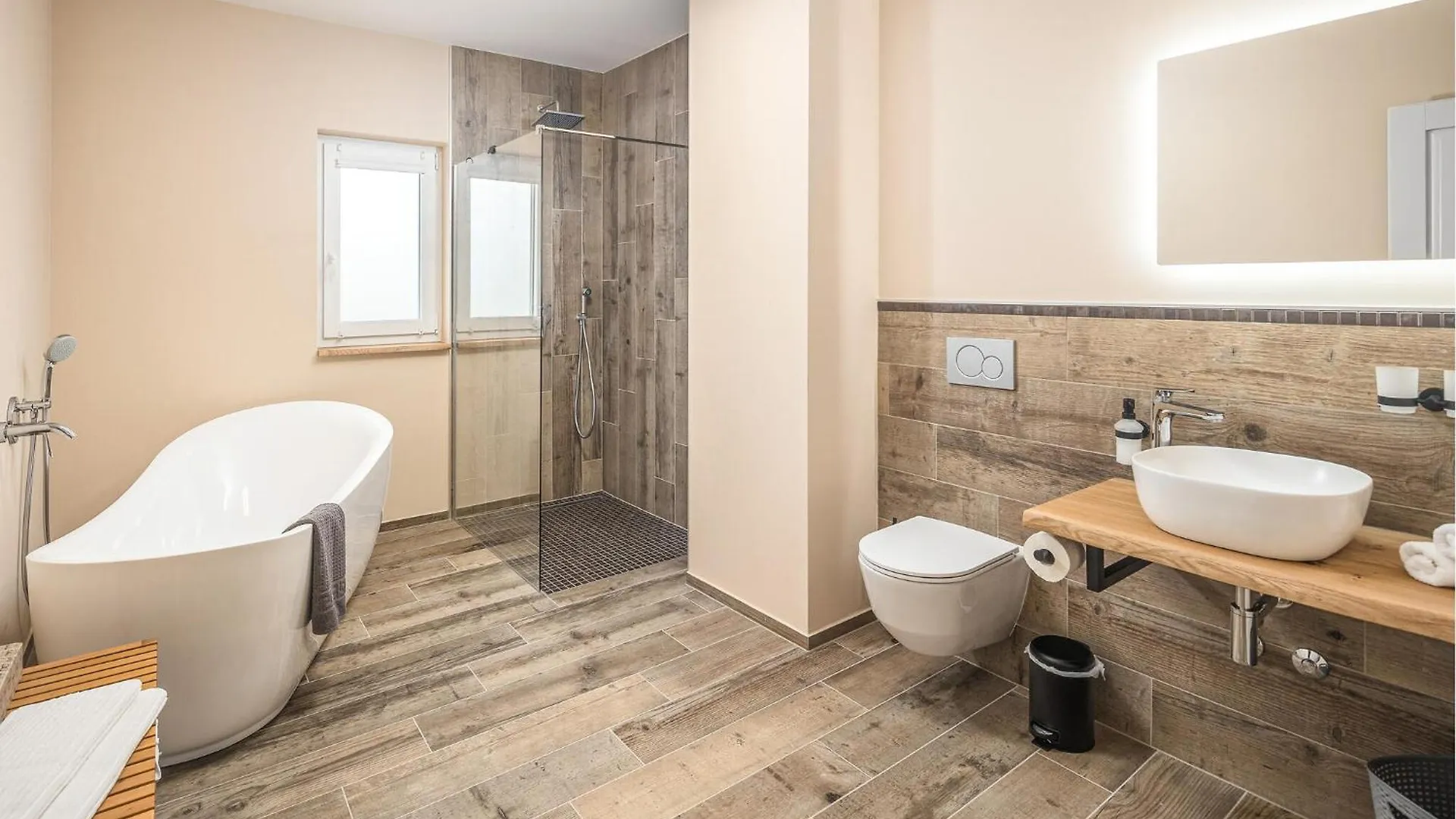 Gorgeous Home In Rojci With Kitchen Kastelir Holiday home