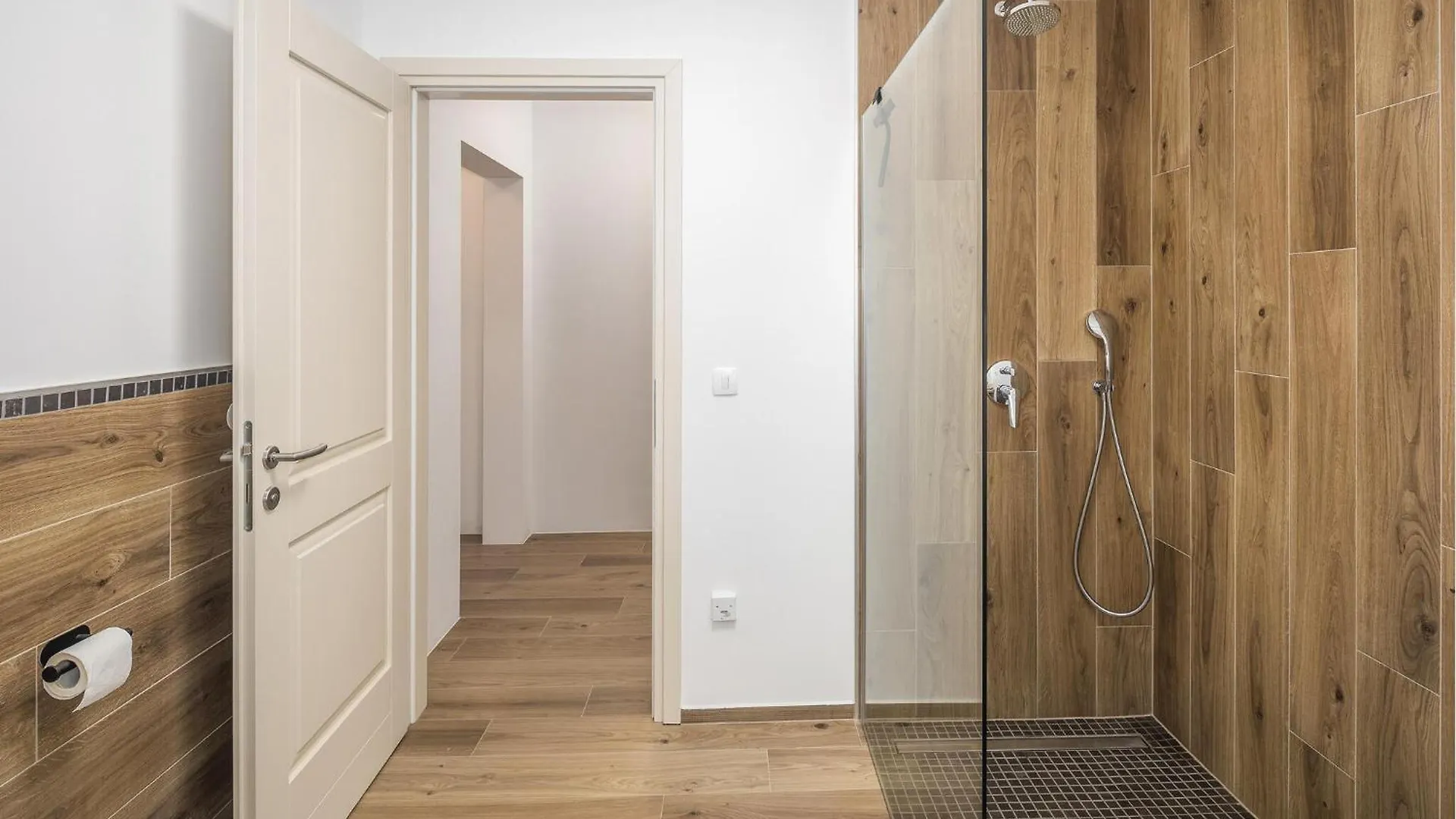 Gorgeous Home In Rojci With Kitchen Kastelir Holiday home