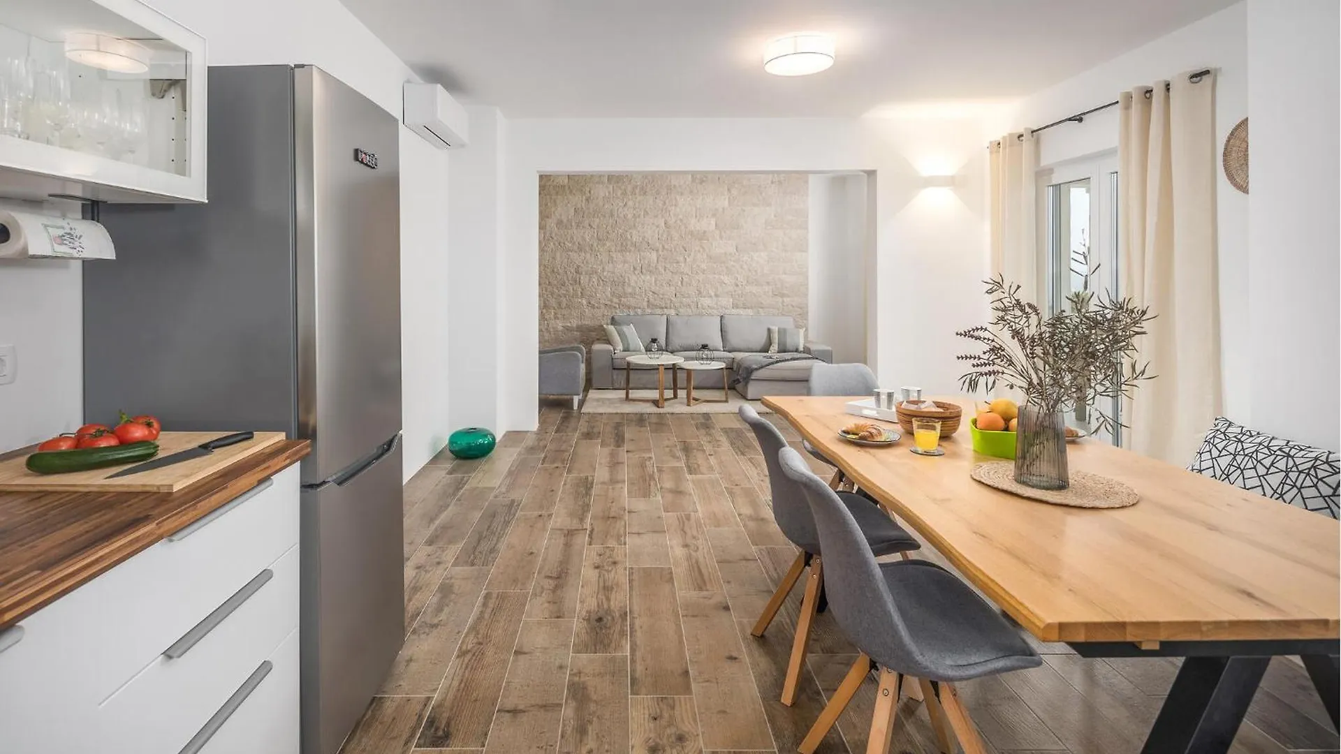 Gorgeous Home In Rojci With Kitchen Kastelir Holiday home