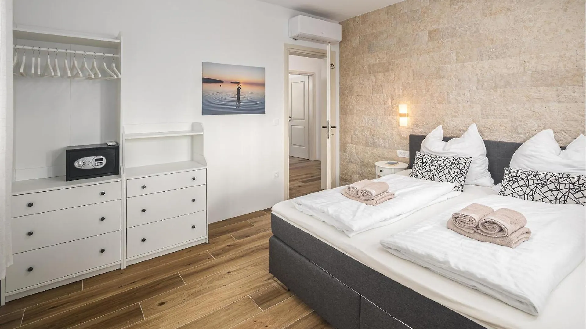 Gorgeous Home In Rojci With Kitchen Kastelir Holiday home
